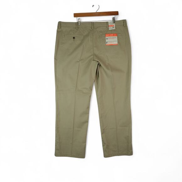 St Johns Bay Chino Pants Mens 42x30 Khaki Easy Care Classic Fit Pleat Front - Picture 2 of 12